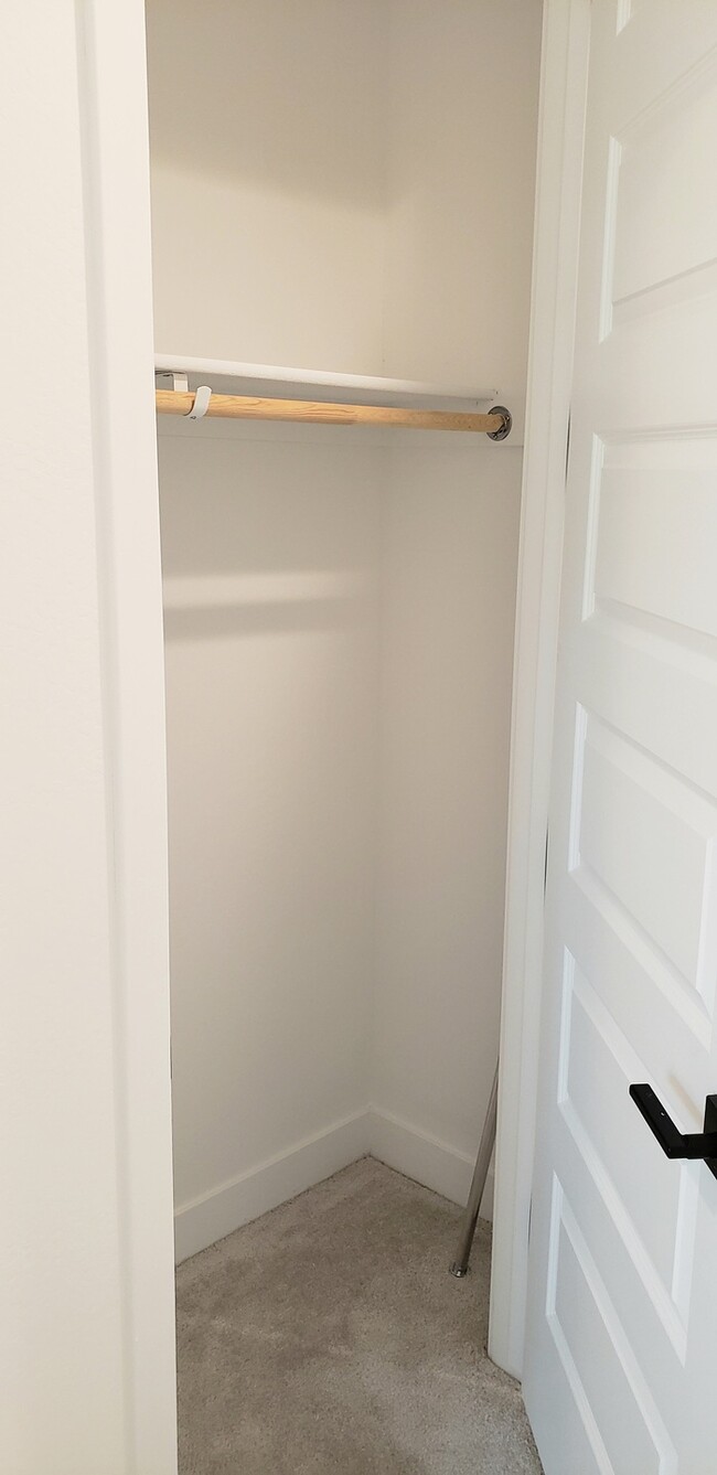 Building Photo - The 2 YEARS NEW 4 bedroom + 3 car garage r...