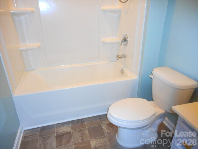 Building Photo - 3058 Eastcott Ave