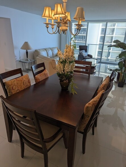 Building Photo - 5440 N Ocean Dr