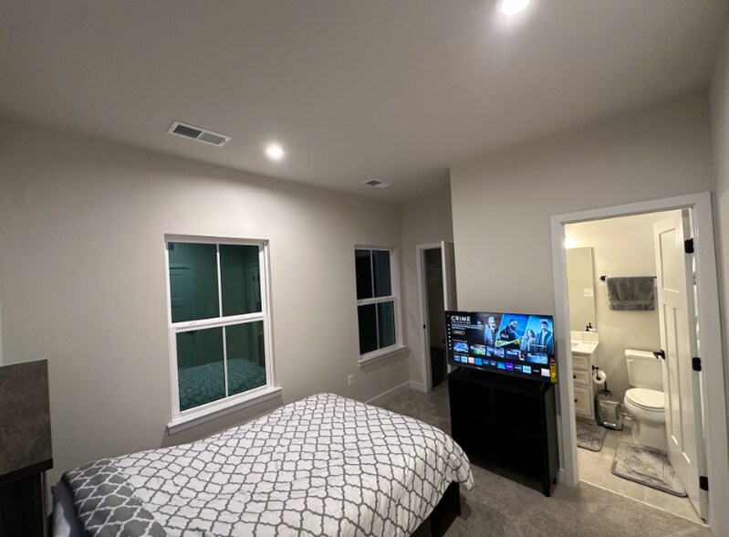Primary Photo - 4601 Abbotswell Pl