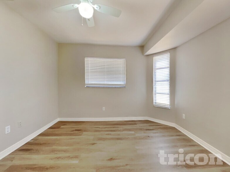 Building Photo - 7321 S Blue Sage