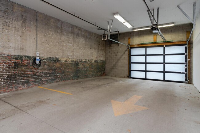 Building Photo - 225 N 4th St