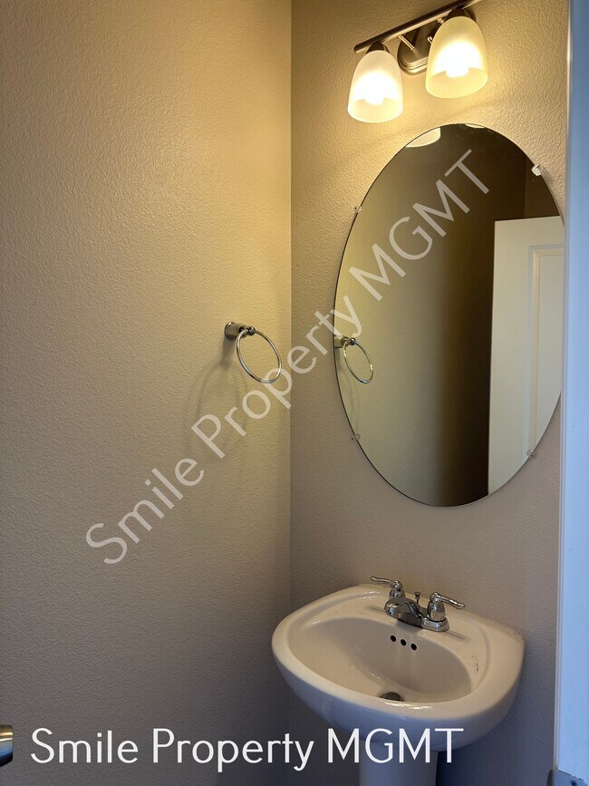 Building Photo - 12980 SE 155th Ave