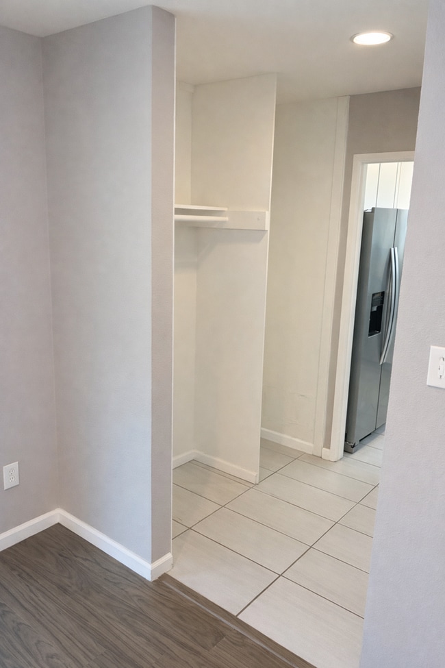 Building Photo - Harwell Drive