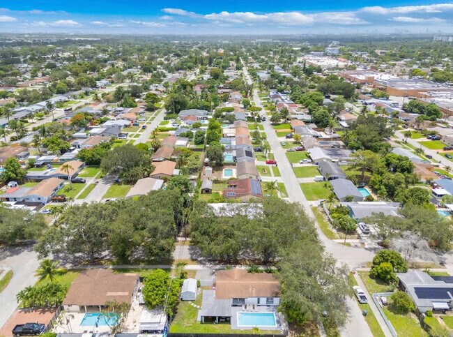 Building Photo - 7061 Coolidge St