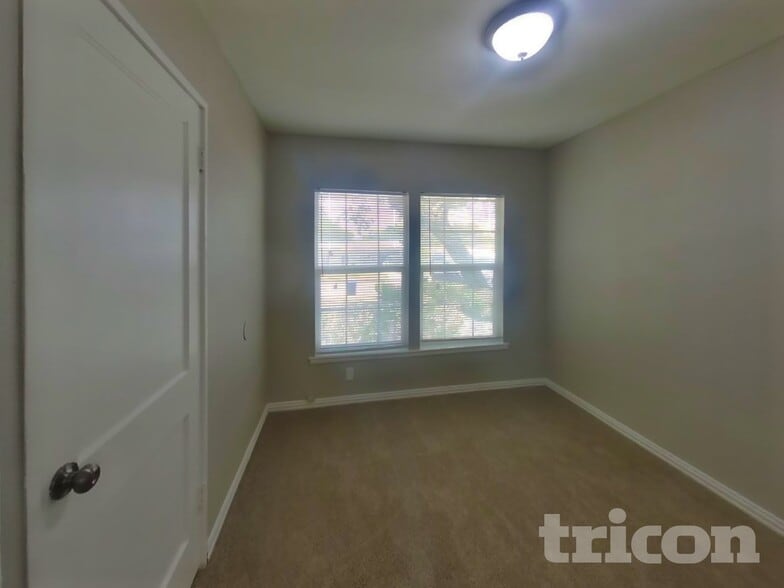 Building Photo - 423 Byrnes Dr