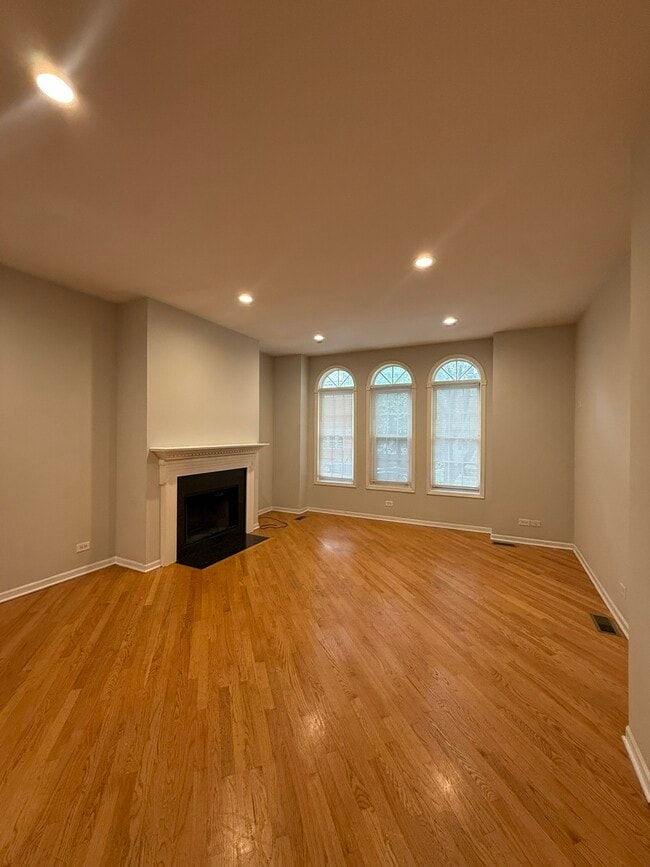 Building Photo - 1514 N Wood St