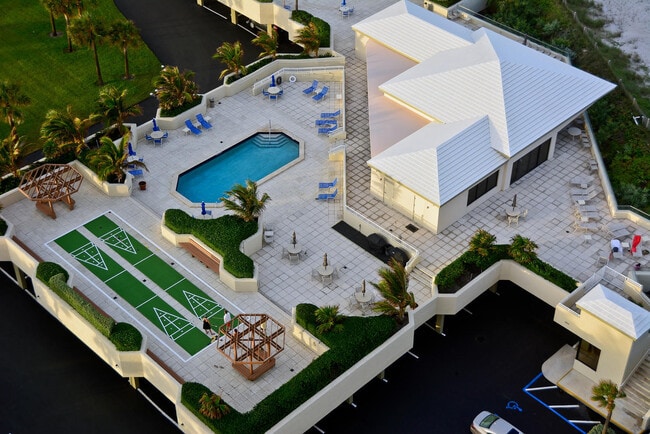 Building Photo - 5510 N Ocean Dr