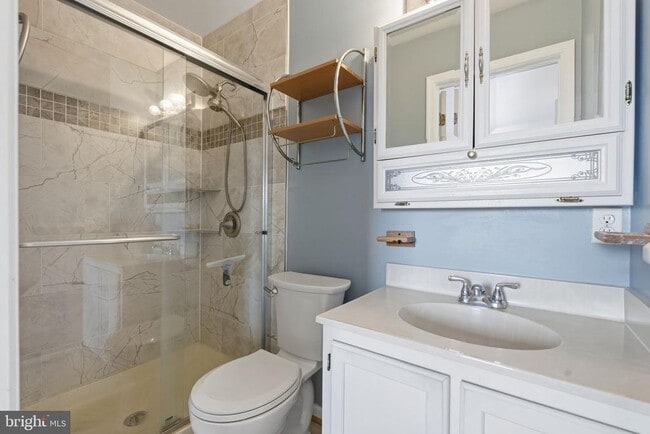 Building Photo - 1109 Oak View Dr