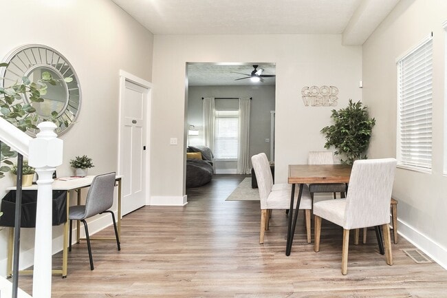 Building Photo - Fully Furnished 2BD Duplex in the Heart of downtown Indy!