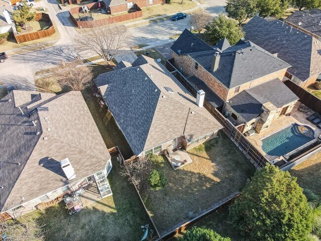 Building Photo - 1369 Tree Top Dr