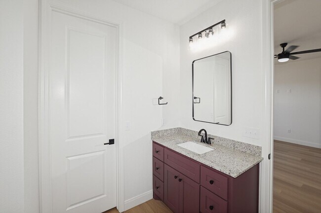 Building Photo - 10424 Tierra Santa Dr