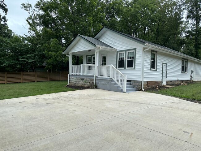 Building Photo - 34 Rock Hill Rd Ext