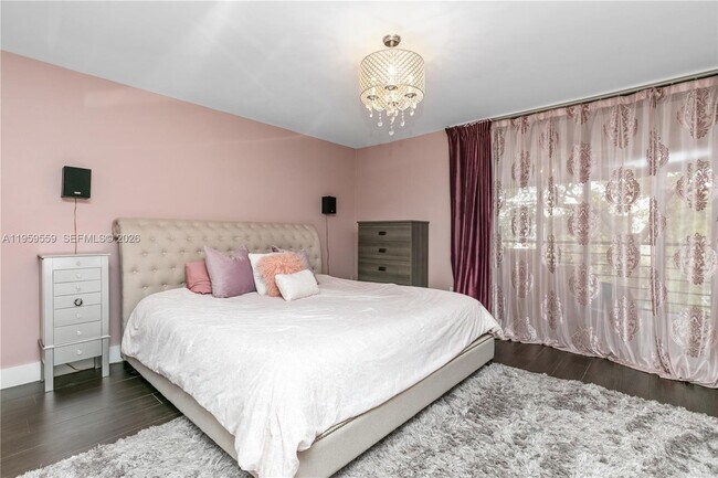 Building Photo - 20291 NE 30th Ave