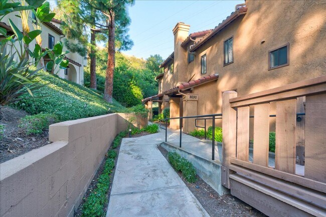 Building Photo - Spacious 2-Bedroom Townhome in a Private, ...