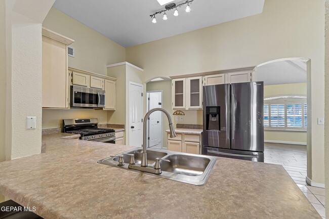 Building Photo - 13709 Paseo Hermoso Dr