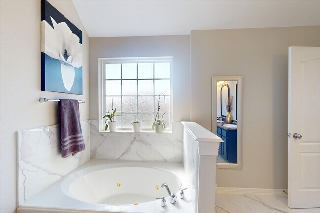 Building Photo - 6222 Skyline Dr