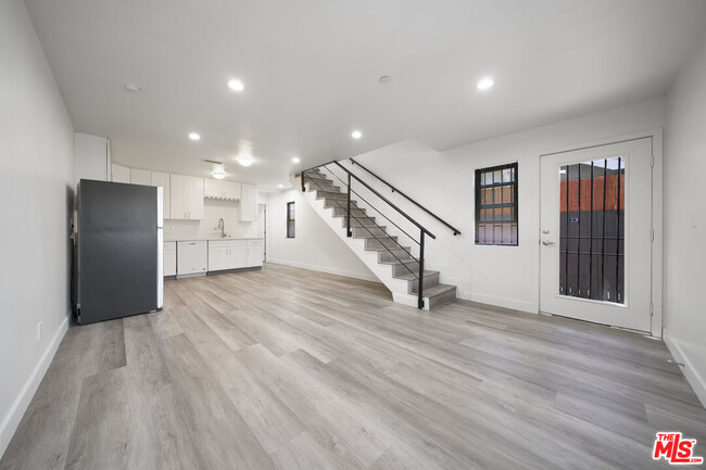 Building Photo - 4112 Normandie Ave