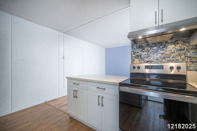 Building Photo - $2600 /1 Bed/ 1 Bath/ 1 Parking IN MILILANI