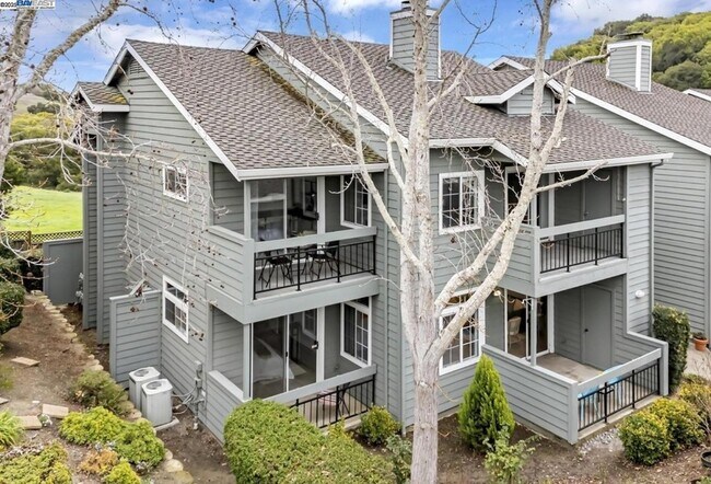 Building Photo - 7595 Canyon Meadows Cir