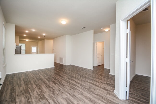 Building Photo - 4414 Iron Horse Dr