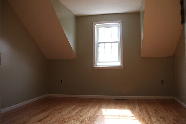 Building Photo - 45 Kennedy Dr