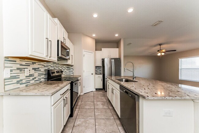 Building Photo - 1516 Climbing Dayflower Dr