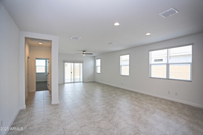 Building Photo - 22690 N Lynn St