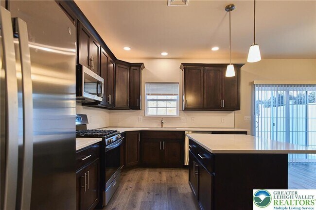 Building Photo - 6639 Stein Way