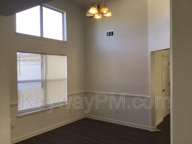 Building Photo - 119 Summerfield Cir