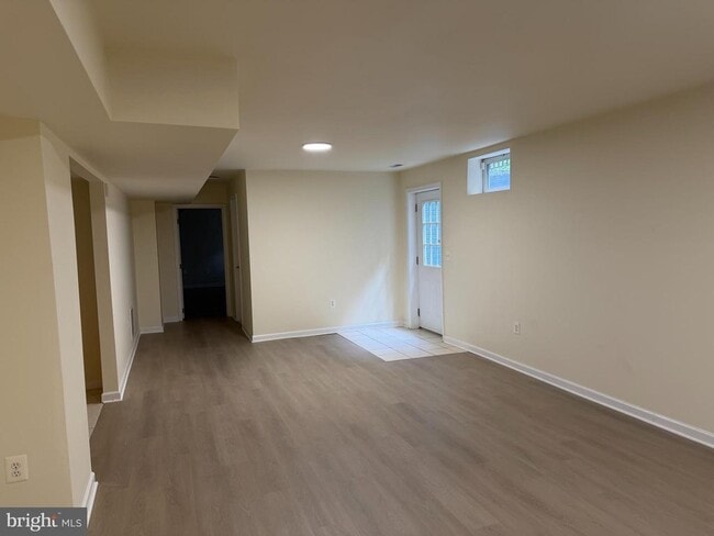 Building Photo - 8219 Electric Ave