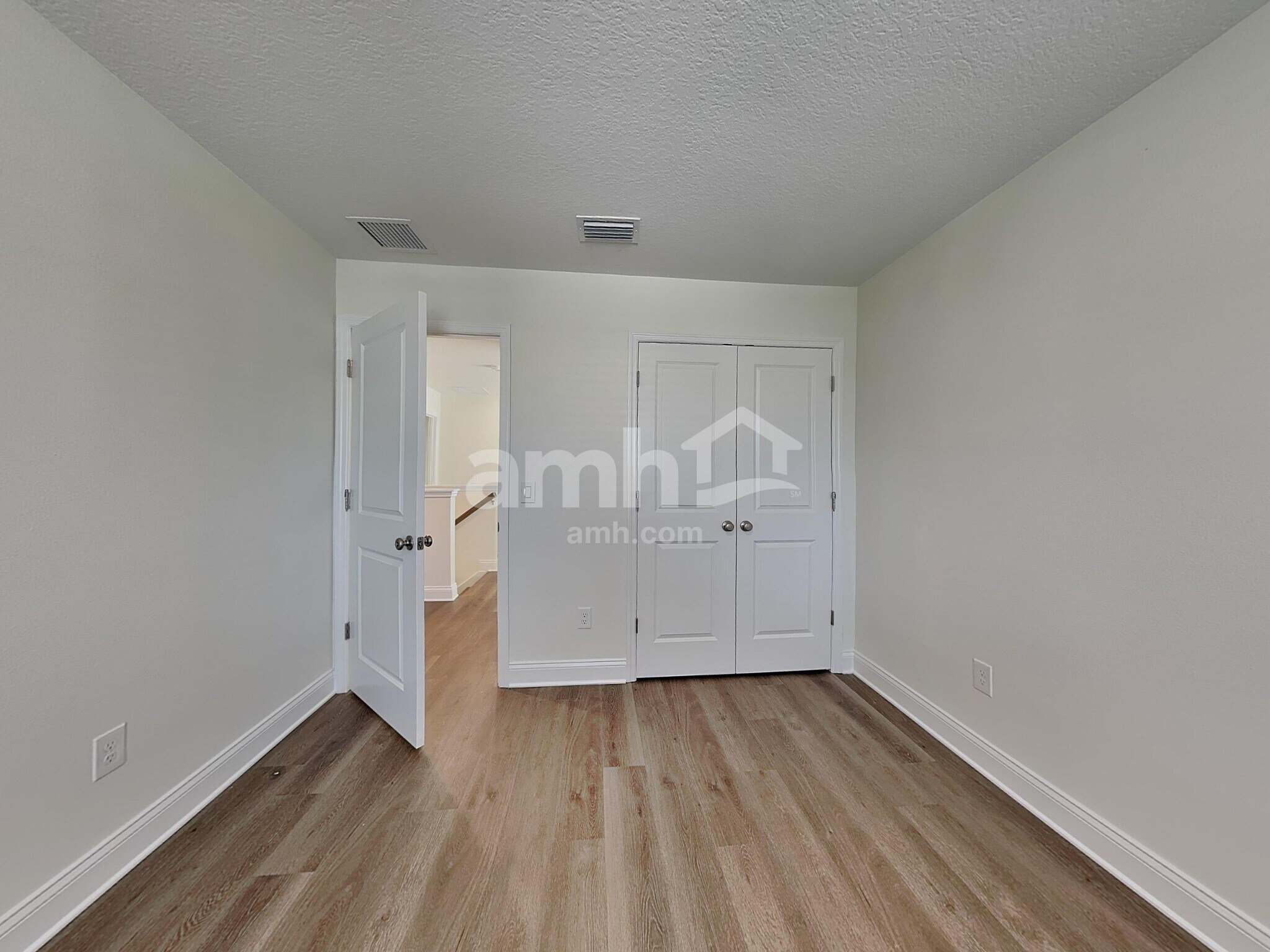 Building Photo - 5702 Oesterle Rd