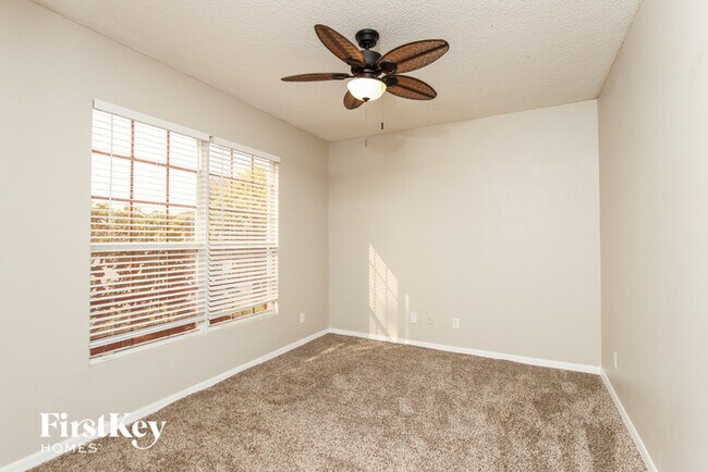 Building Photo - 946 Riviera Point Dr