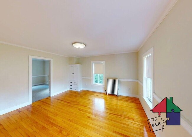 Building Photo - 123 Hill St