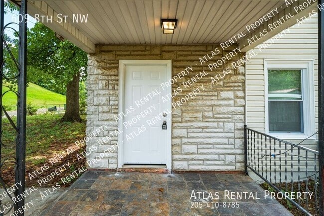 Building Photo - 609 8th St NW
