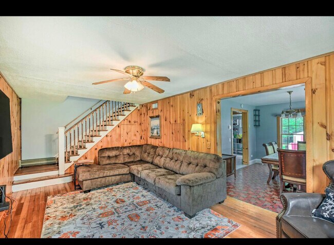 Building Photo - 757 Norway Dr
