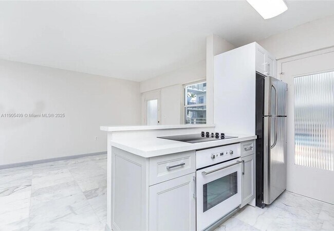 Building Photo - 1545 Euclid Ave