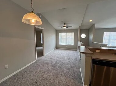 Building Photo - 821 Grand Regency Pointe