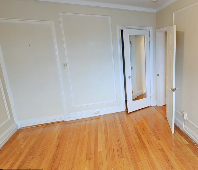 Building Photo - 1450 Beacon St