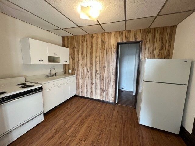 Building Photo - 303 Clay Ave
