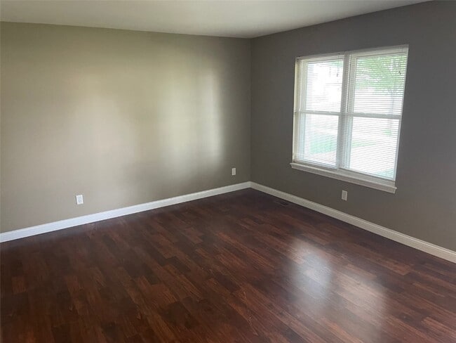 Building Photo - 1662 Knightwood Ln