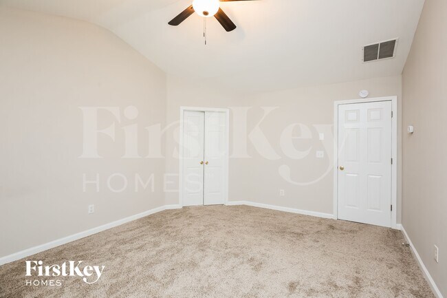 Building Photo - 2410 Kirkstone Dr