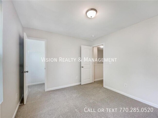 Building Photo - 745 Dot Dr