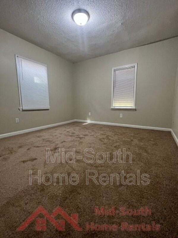 Building Photo - 3111 Harvester Ln