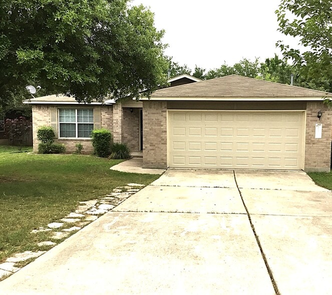Primary Photo - 216 Fall Creek Dr