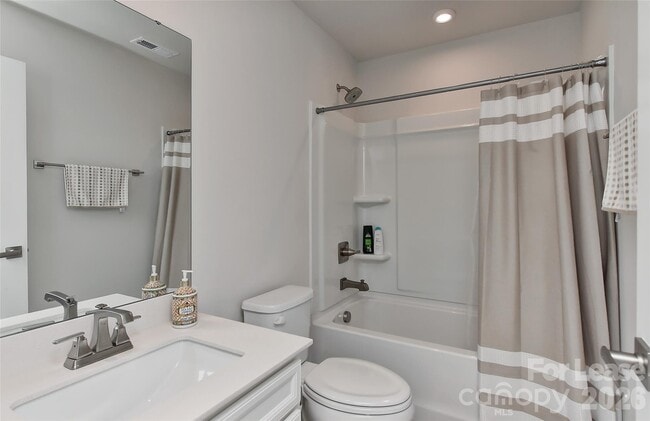 Building Photo - 421 Spearfield Ln