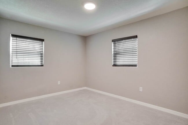 Building Photo - Updated 3/2 Pool Home in Apopka in the Mt. Plymouth Lakes Area