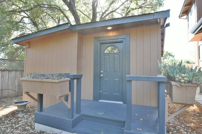 Building Photo - 5318 Fairway Dr