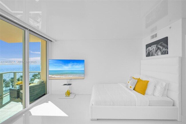 Building Photo - 2501 S Ocean Dr