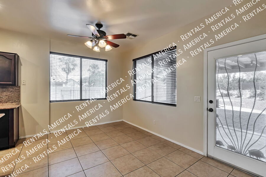 Building Photo - 10813 S Bear Table Tank Dr